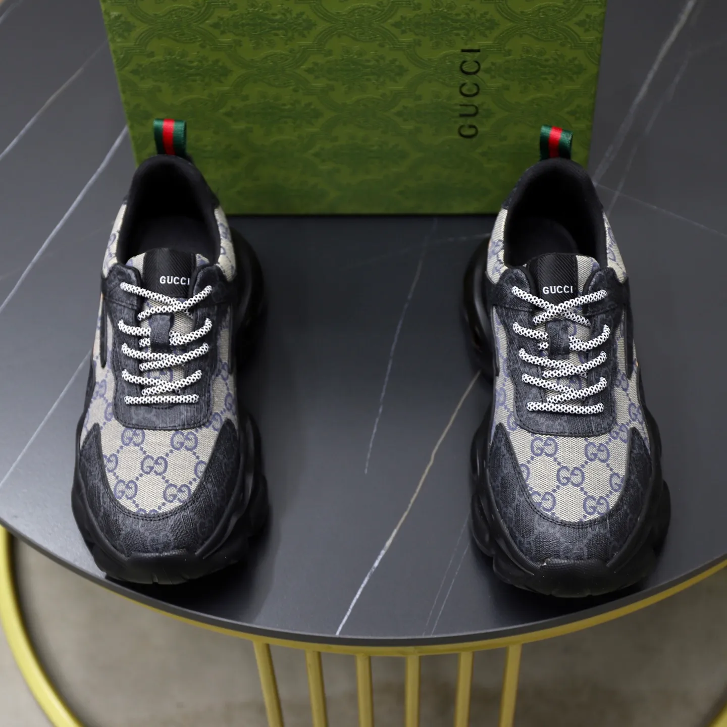 Ex-factory price: 462💰🙅‍♂️🙅‍♂️🙅‍♂️ Brand: Gucci GUCCi Standard code: 38-44 (45 customized) Grade: Same as the official website Material: Original cowhide material spliced with brand cloth Comfortable and breathable lining Lightweight and wear-resistant sports outsole Style category: Men's fashion casual shoes Running sports shoes Distinguished luxury brand elements Top luxury color: actual picture color
